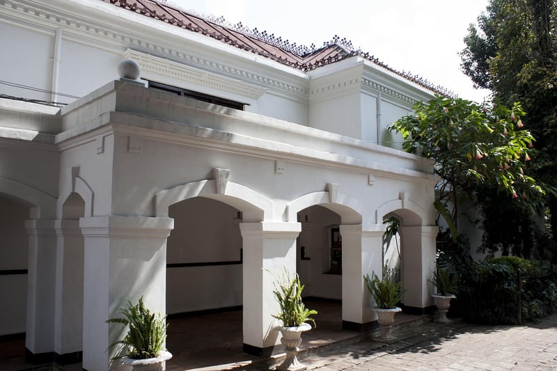 Celebrity Mansion